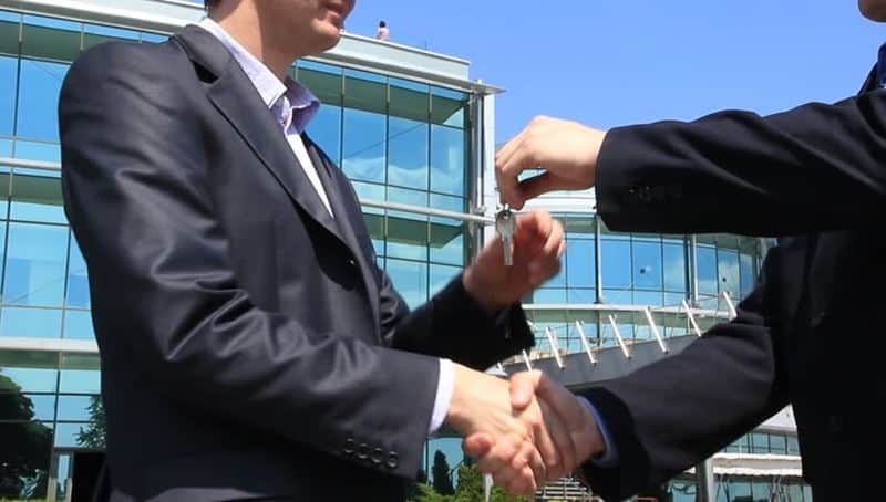 התחלפו מעבידים בחברה  ?    מעסיק חייב לשמור על רצף זכויות שלך בתלוש !!!