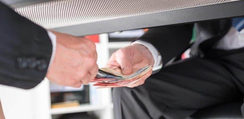 מעסיק שילם שכר ב