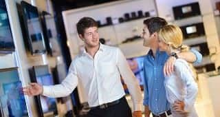 כיצד מחשבים שווי יום חג לעובד שעתי או יומי כולל פרמיות מכירות ?