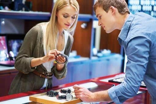 מקבל עמלות מכירה ?חישוב פיצויים לעובד עם עמלות לפי 12 חודשים אחרונים....