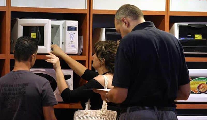 א.ל.מ ....הכריחה את העובדים לעמוד - ו.....תשלם יותר מחצי מיליון .....שקל