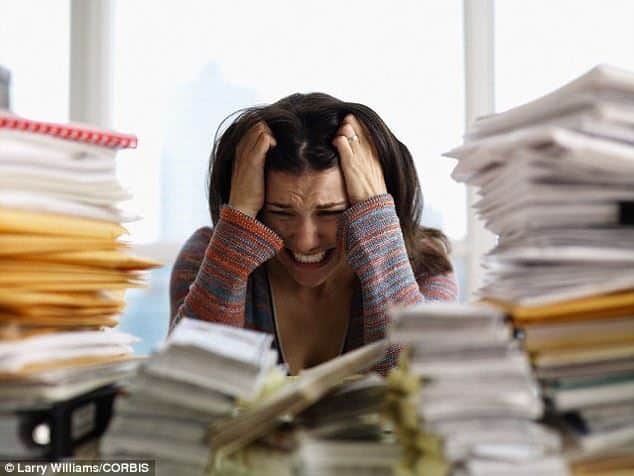 לדרוש מעובד לעבוד 7 ימים ...זאת עבירה ......פלילית !!!