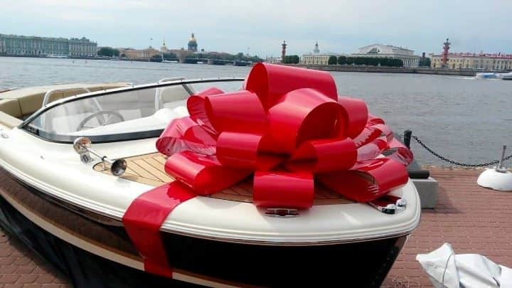 מנהלים קיבלו שי לחג יותר מעובדים  ...  בית משפט פסק....זאת אפליה