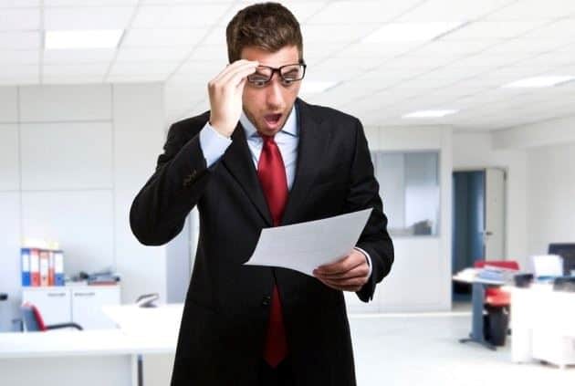 האם מעסיק יכול לקנוס עובד ... עבור הקשרה ...על סיום עבודה לפני לפרק זמן מינימלי בחוזה.... מה אומר החוק ???