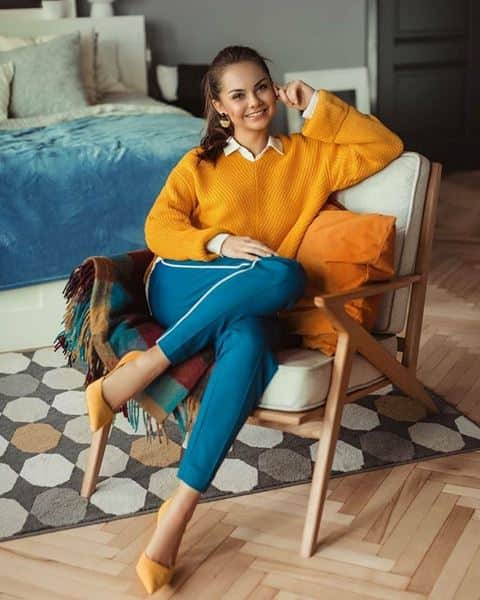 מעסיק דרש לעבוד במחסן מעובדת שווק בהודעה מוקדמת ...ו... סירבה.... זכאית ...לתשלום הודעה מוקדמת