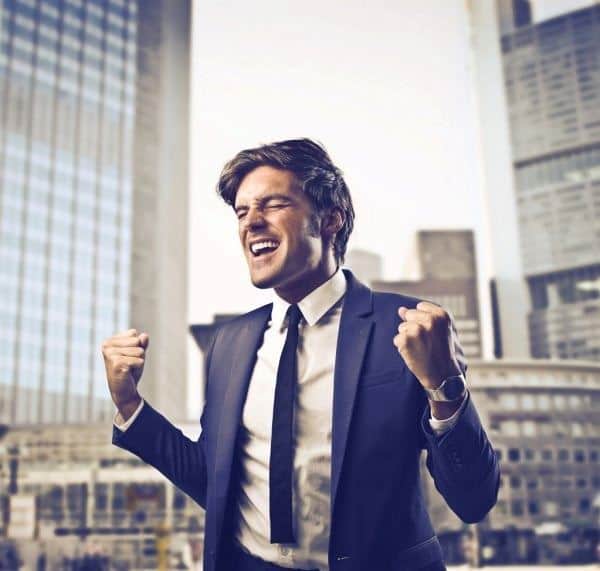 פיצוי לעובד ... שהוכיח שגויס לו  מחליף לפני השימוע...