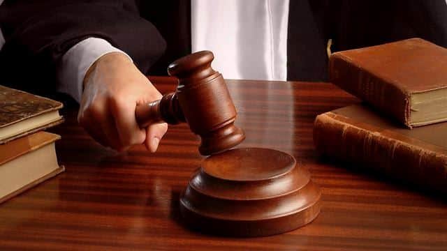 פסק דין ...    310,000 ש