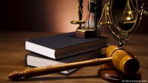 פסיקה עדכנית: עובדים זכאים לדמי הודעה מוקדמת בחילופי מעסיקים גם אם ממשיכים לעבוד באותו מקום עבודה