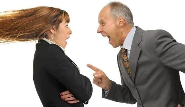 פסק דין...    המנהל איבד עשתונות, בית הדין פסק שהתפטרות העובדת נחשבת לפיטורים