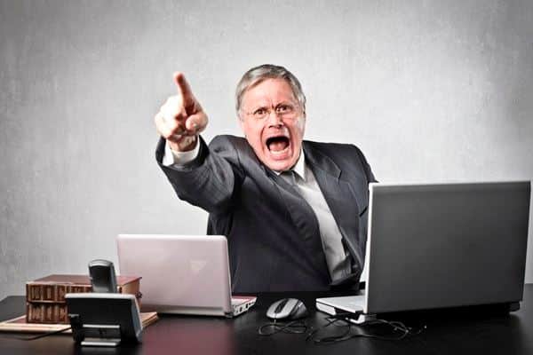 פסק דין... סירב לוותר על  זכויותיו ופוטר....יקבל 215,000 ש