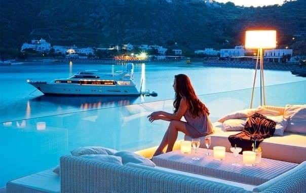 חשוב לדעת...  עובד  זכאי למנוחה שבועית בת 36 שעות רצופות , הכוללת את יום המנוחה על פי דתם