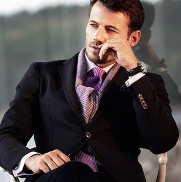 עובד מוגדר כ 